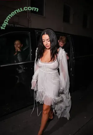 Charli XCX / charli_xcx / charlignarly nude photo #3644