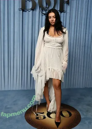 Charli XCX / charli_xcx / charlignarly nude photo #3652