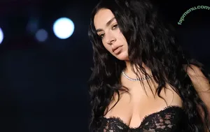 Charli XCX / charli_xcx / charlignarly nude photo #3679
