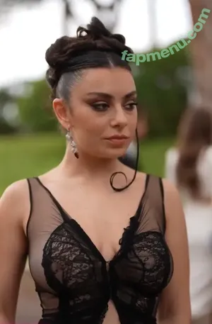 Charli XCX / charli_xcx / charlignarly nude photo #3707