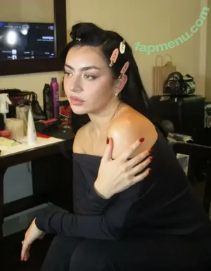Charli XCX / charli_xcx / charlignarly / charlixcx nude photo #3870