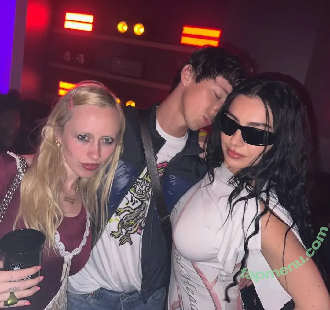 Charli XCX nude photo #3089 (charli_xcx / charlignarly)