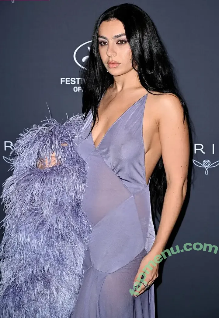 Charli XCX nude photo #3310 (charli_xcx / charlignarly)