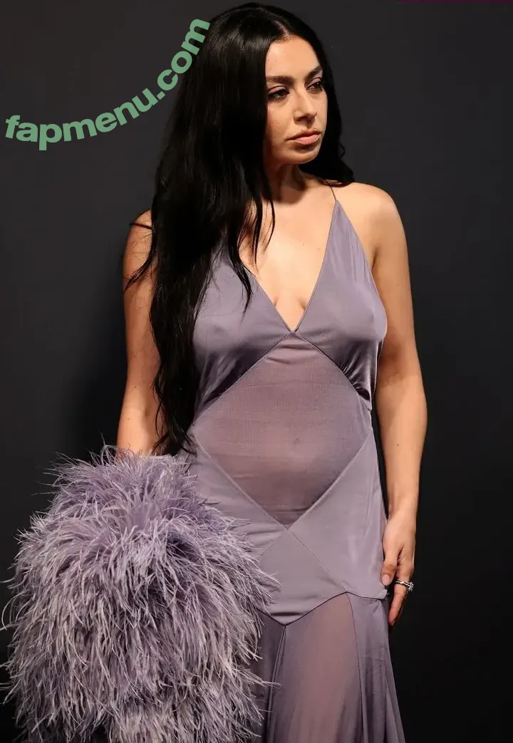 Charli XCX nude photo #3393 (charli_xcx / charlignarly)
