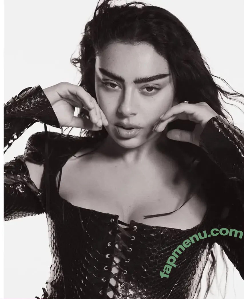 Charli XCX nude photo #3521 (charli_xcx / charlignarly)