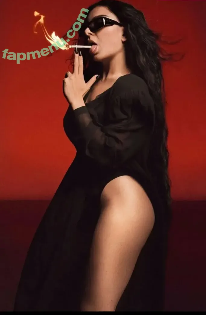 Charli XCX nude photo #3527 (charli_xcx / charlignarly)