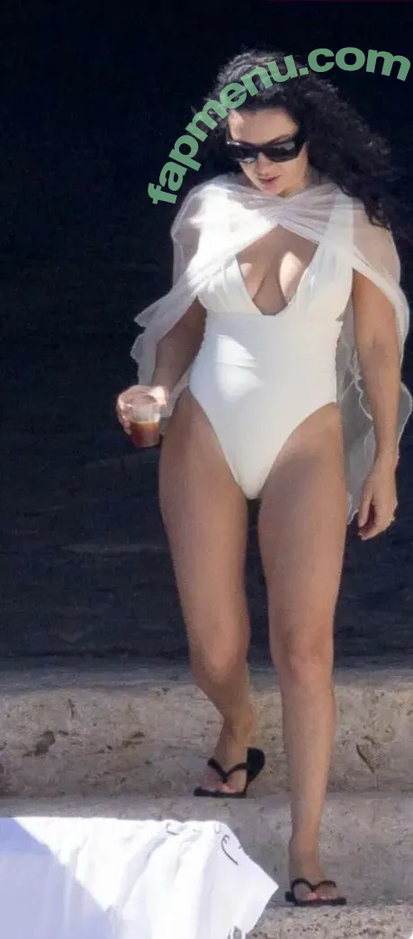 Charli XCX nude photo #3562 (charli_xcx / charlignarly)