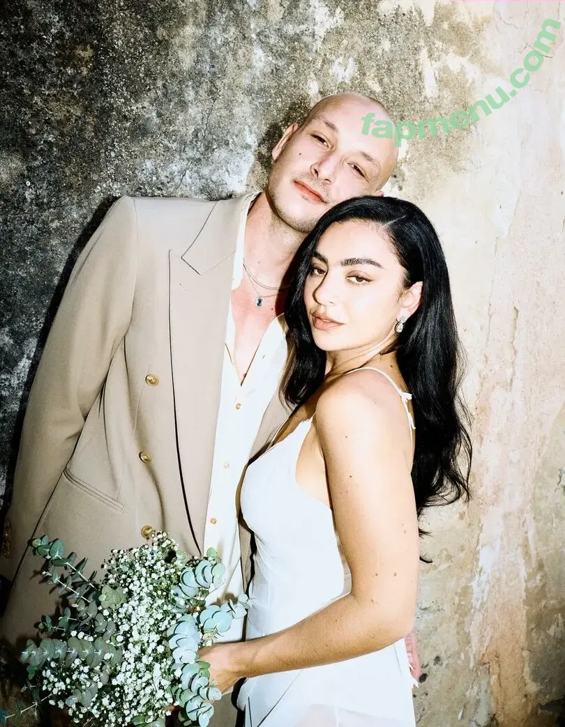 Charli XCX nude photo #3577 (charli_xcx / charlignarly)