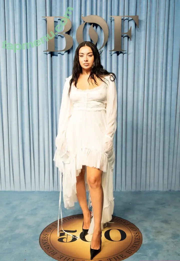 Charli XCX nude photo #3647 (charli_xcx / charlignarly)
