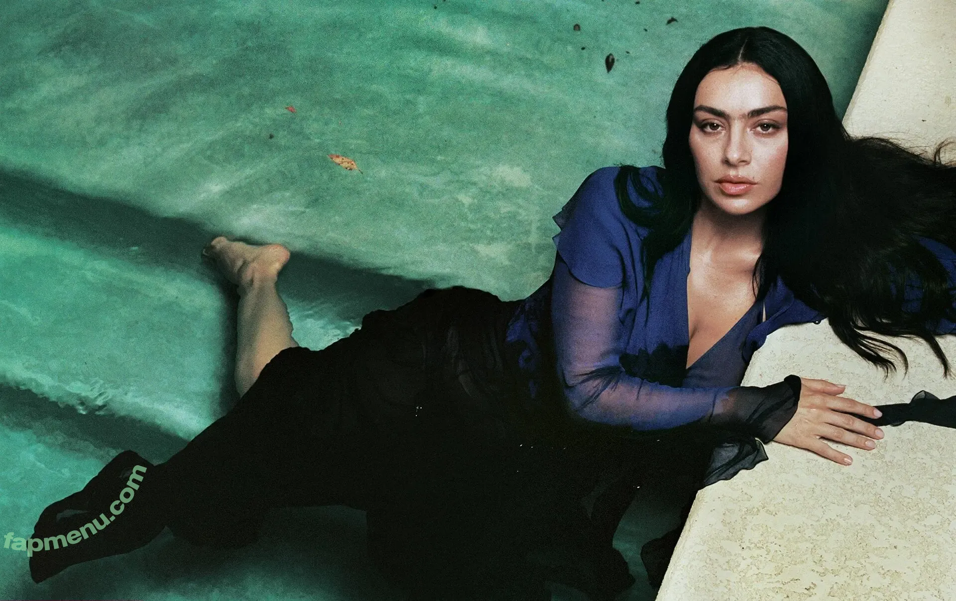 Charli XCX nude photo #3655 (charli_xcx / charlignarly)