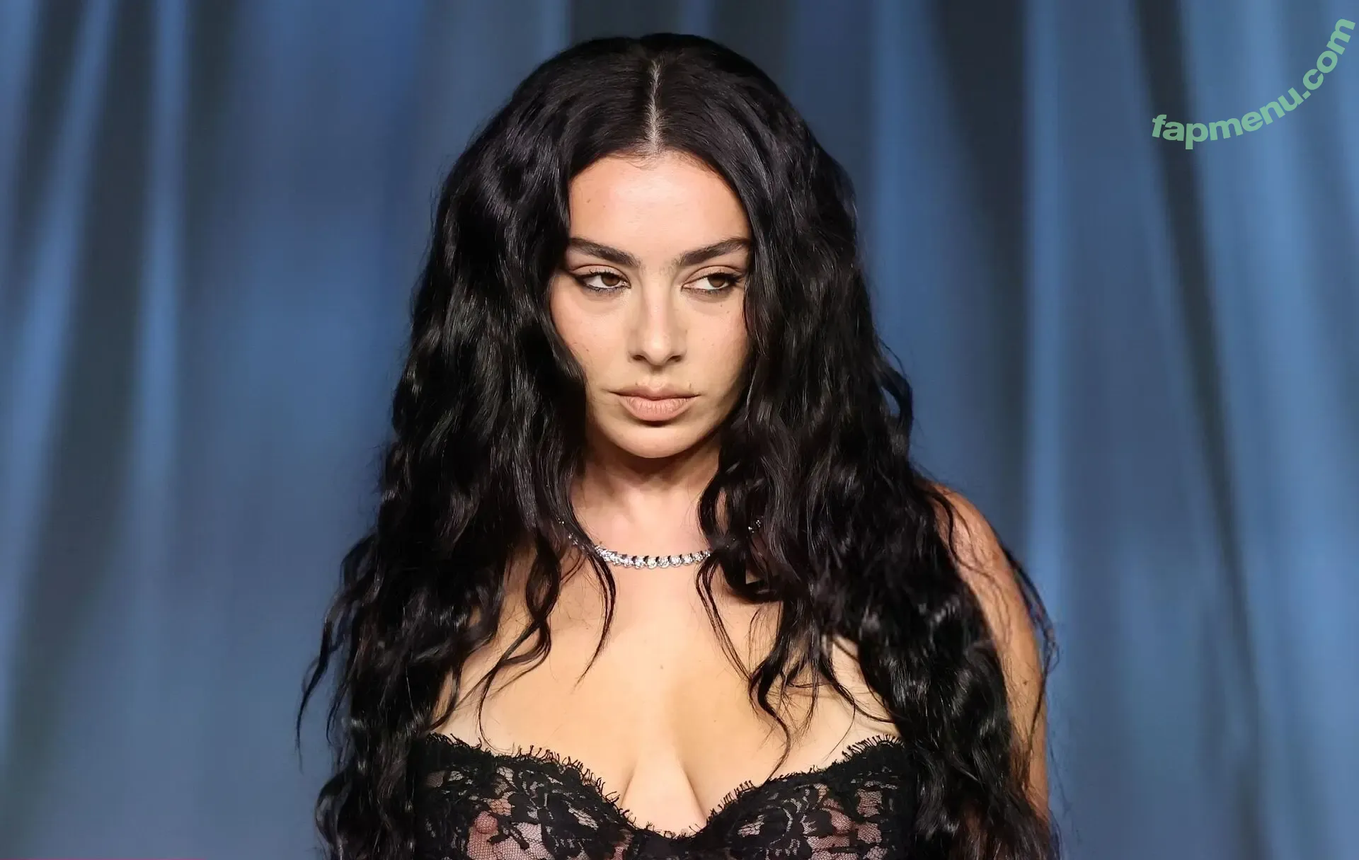 Charli XCX nude photo #3677 (charli_xcx / charlignarly)