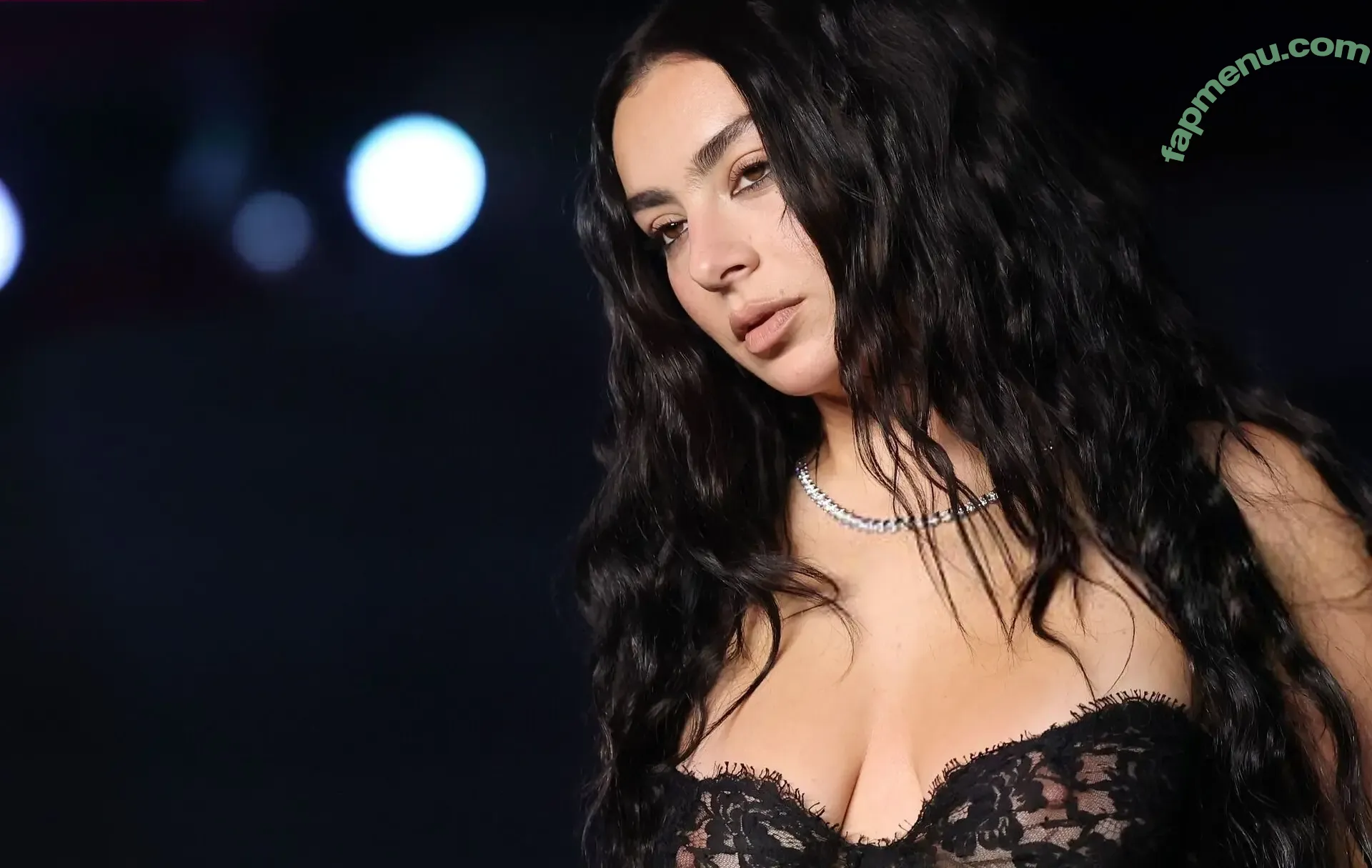 Charli XCX nude photo #3679 (charli_xcx / charlignarly)