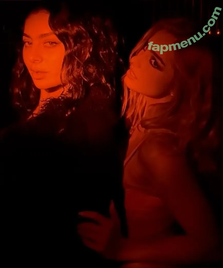 Charli XCX nude photo #3700 (charli_xcx / charlignarly)