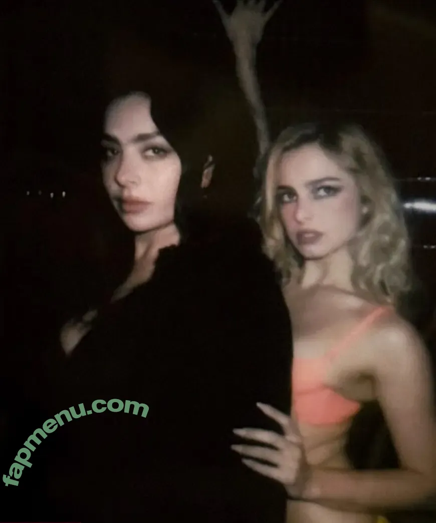 Charli XCX nude photo #3704 (charli_xcx / charlignarly)