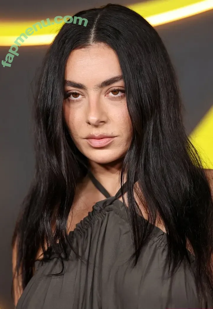 Charli XCX nude photo #3711 (charli_xcx / charlignarly)