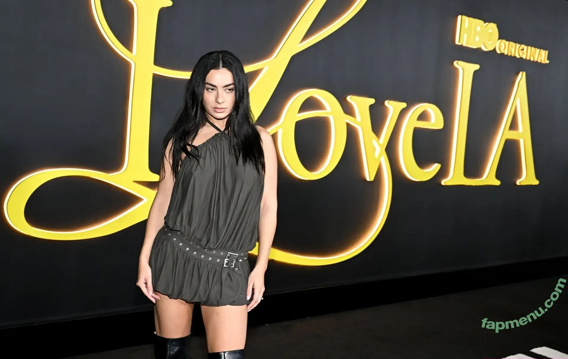 Charli XCX nude photo #3712 (charli_xcx / charlignarly)