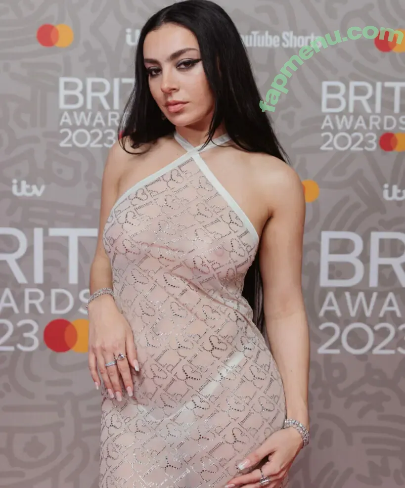 Charli XCX nude photo #3746 (charli_xcx / charlignarly)