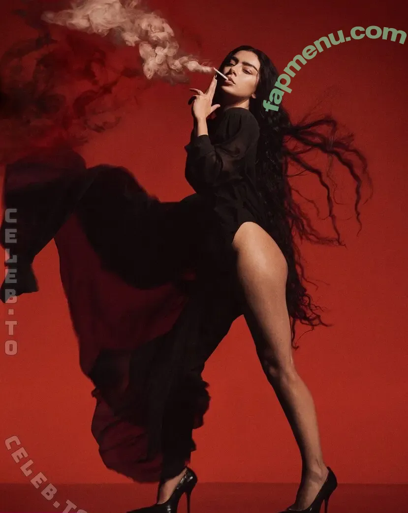 Charli XCX nude photo #3768 (charli_xcx / charlignarly)