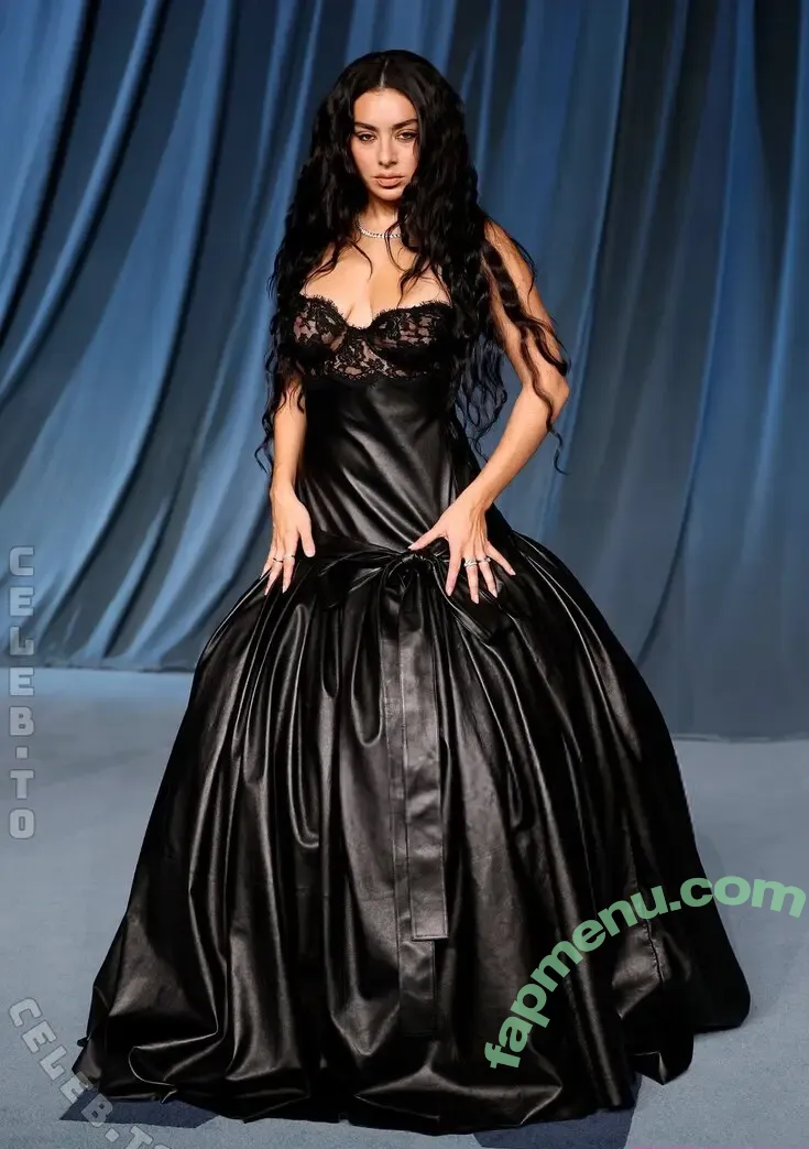 Charli XCX nude photo #3777 (charli_xcx / charlignarly)