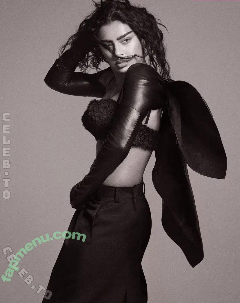 Charli XCX nude photo #3788 (charli_xcx / charlignarly)