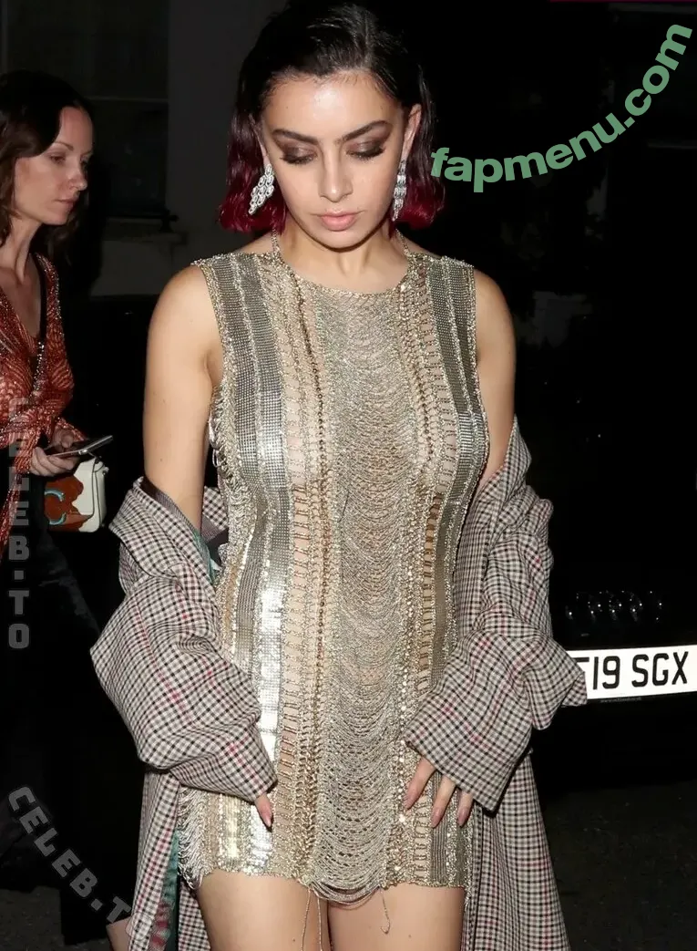 Charli XCX nude photo #3797 (charli_xcx / charlignarly)