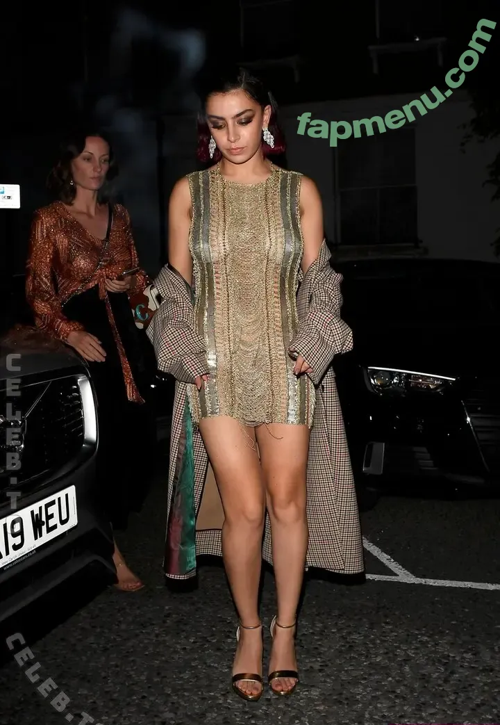 Charli XCX nude photo #3798 (charli_xcx / charlignarly)