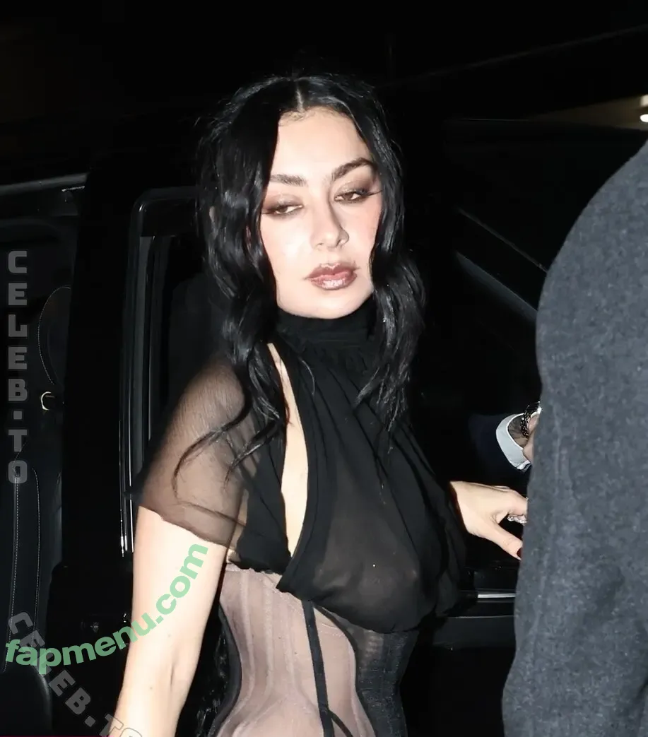 Charli XCX nude photo #3803 (charli_xcx / charlignarly)