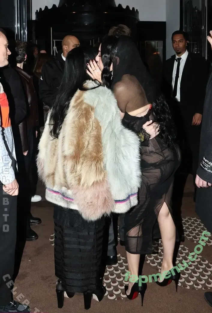 Charli XCX nude photo #3821 (charli_xcx / charlignarly)