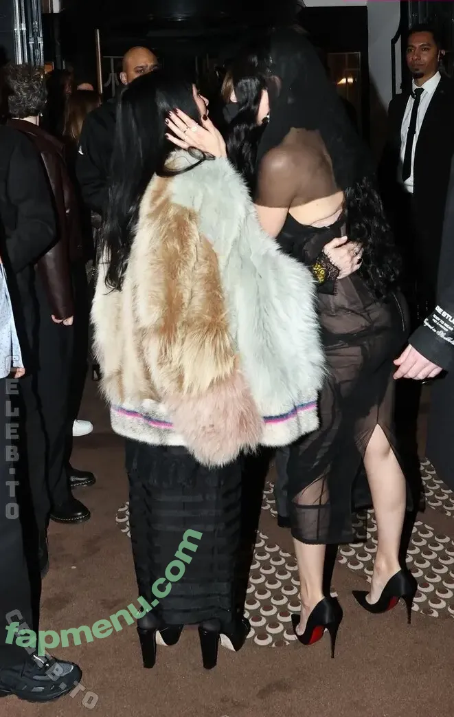 Charli XCX nude photo #3826 (charli_xcx / charlignarly)