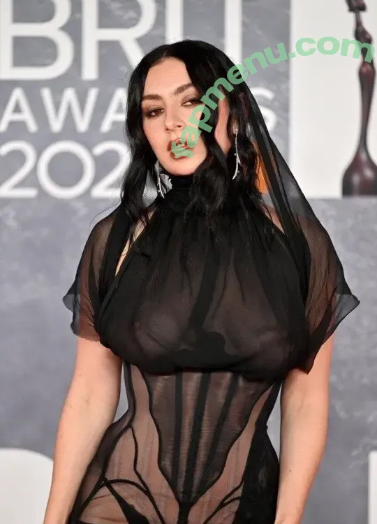 Charli XCX nude photo #3838 (charli_xcx / charlignarly)