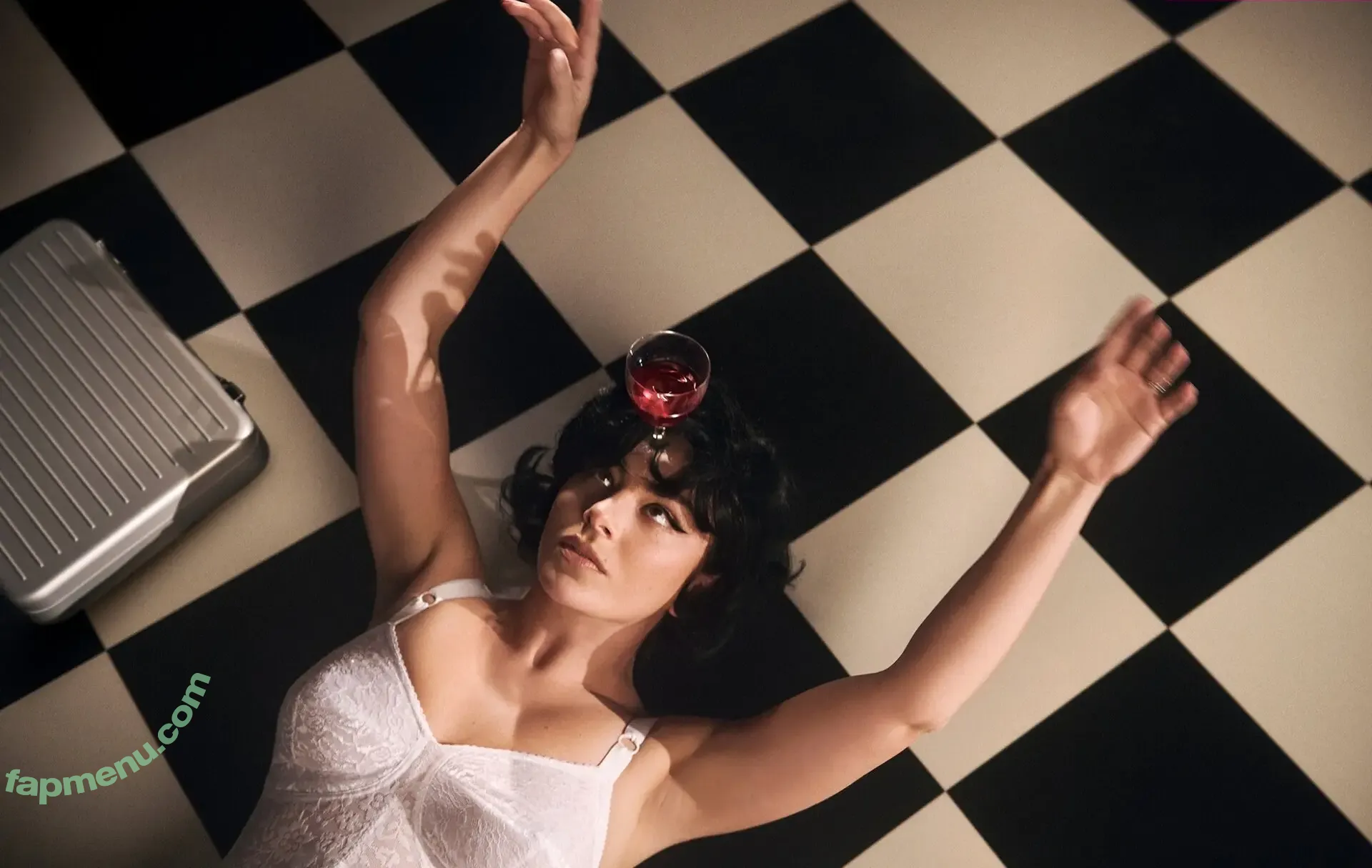 Charli XCX nude photo #3848 (charli_xcx / charlignarly)