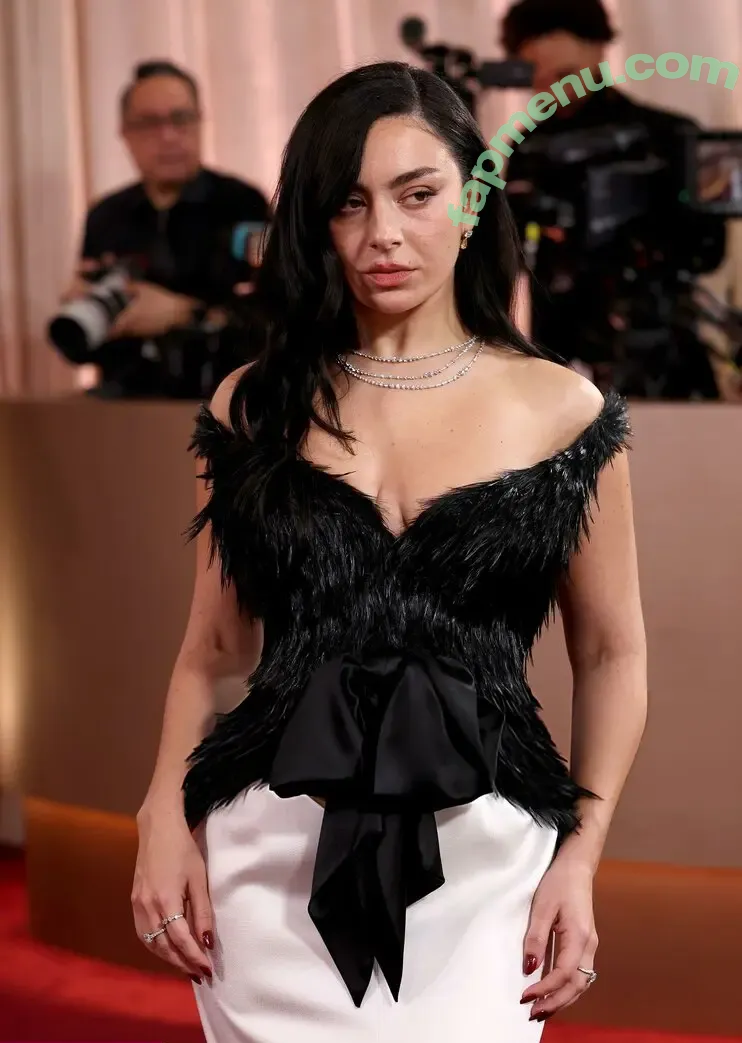 Charli XCX nude photo #3861 (charli_xcx / charlignarly / charlixcx)