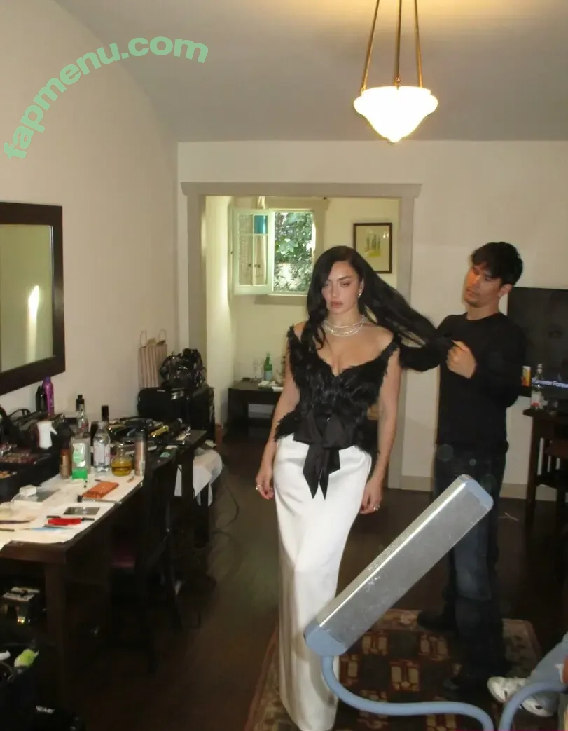 Charli XCX nude photo #3868 (charli_xcx / charlignarly / charlixcx)