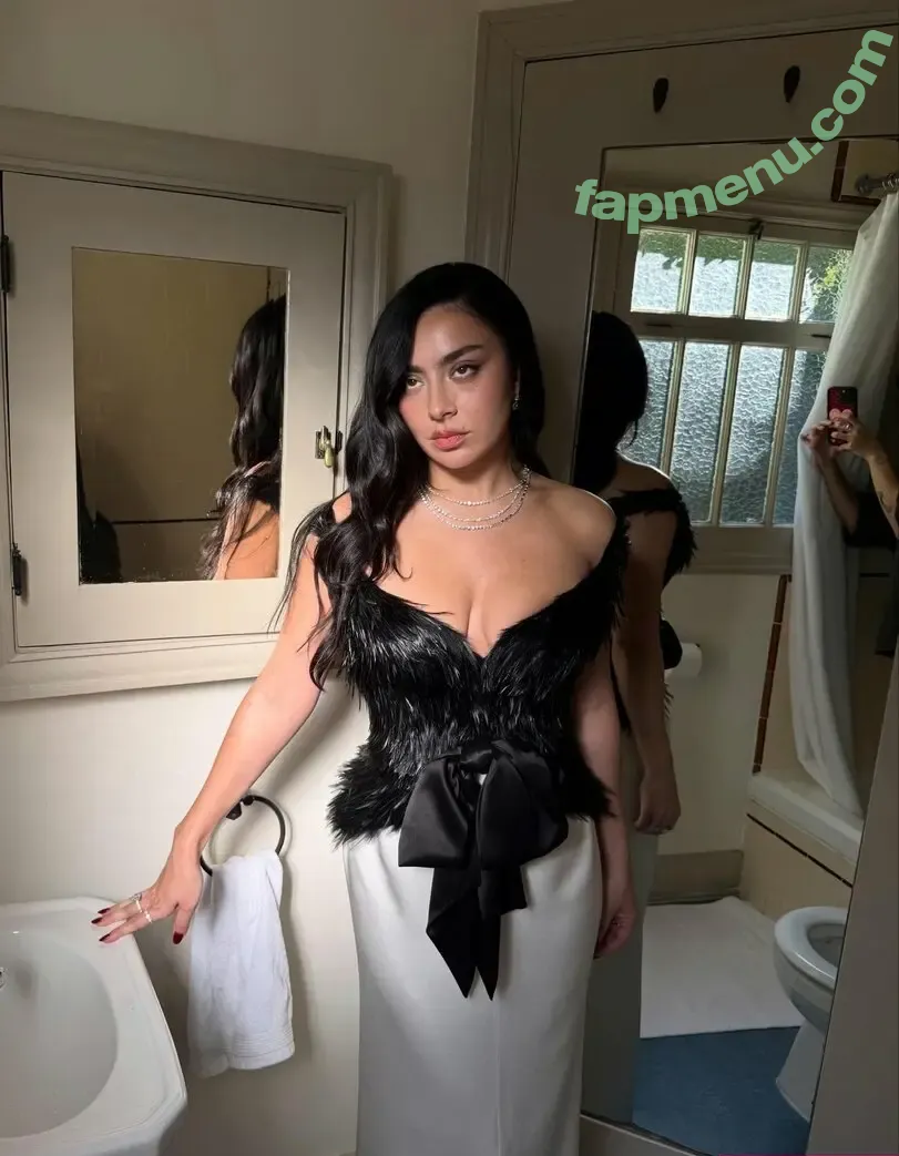 Charli XCX nude photo #3877 (charli_xcx / charlignarly / charlixcx)