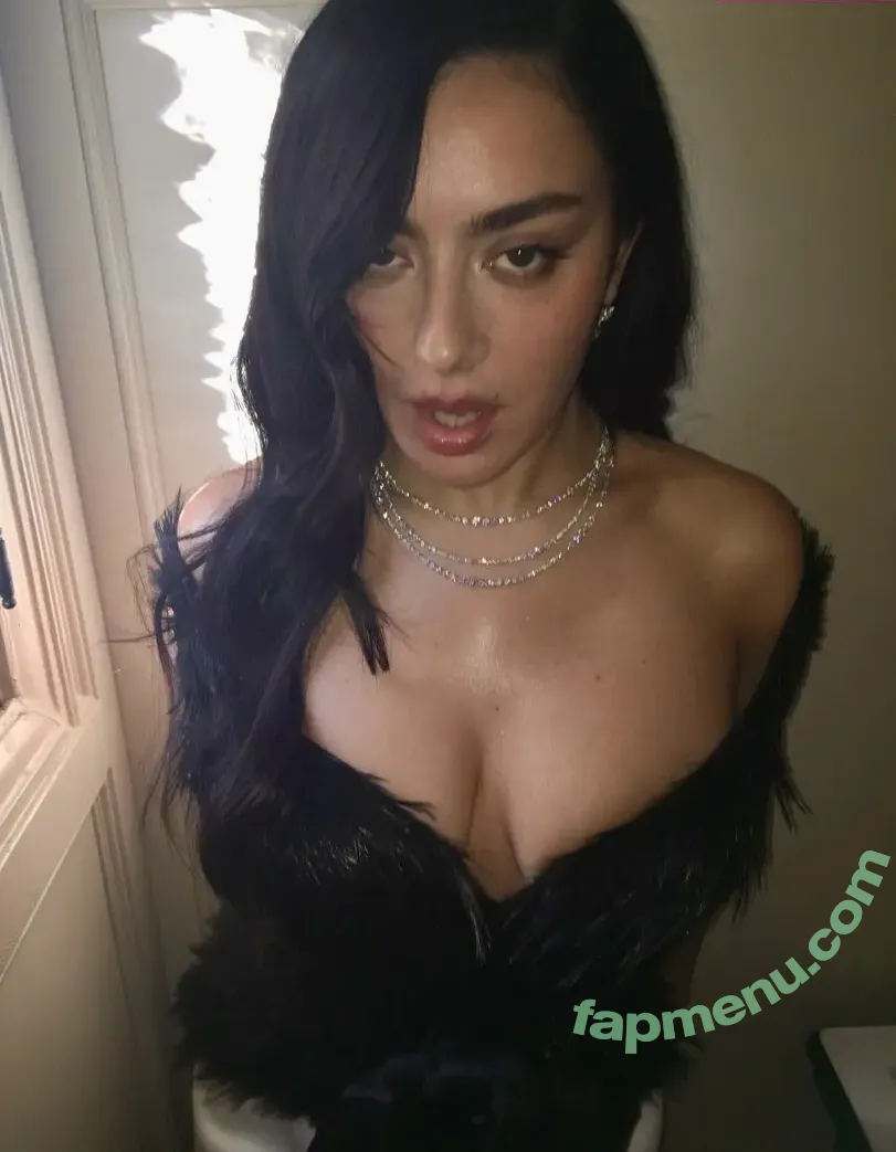 Charli XCX nude photo #3884 (charli_xcx / charlignarly / charlixcx)