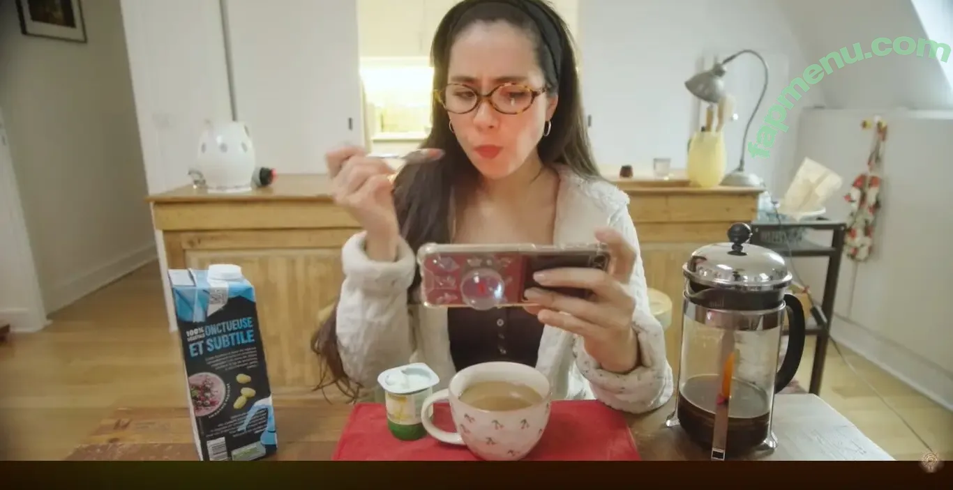 Charlie Danger nude photo #0289 (Les Revues du Monde / charlie__danger / revuesdumonde)