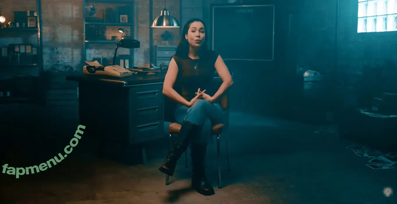 Charlie Danger nude photo #0296 (Les Revues du Monde / charlie__danger / revuesdumonde)