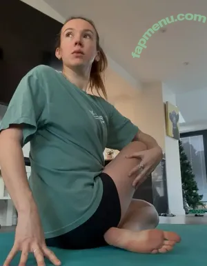 Charlie Henry / dress_fiercly nude photo #0026