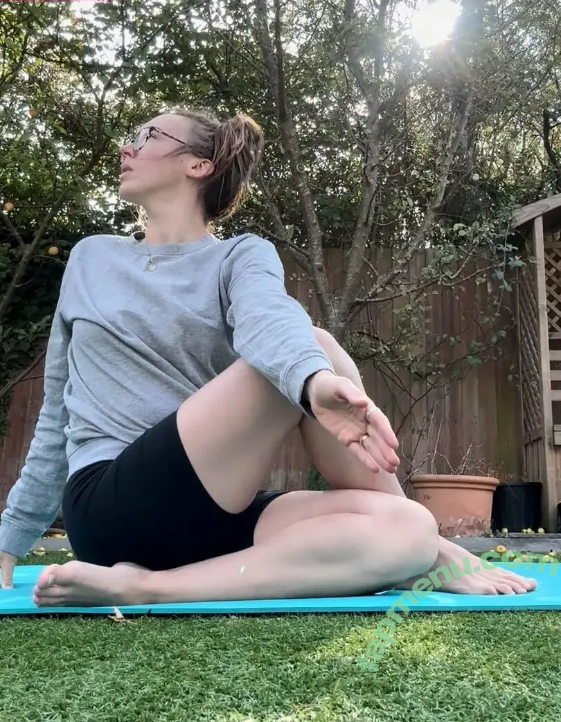 Charlie Henry nude photo #0018 (dress_fiercly)