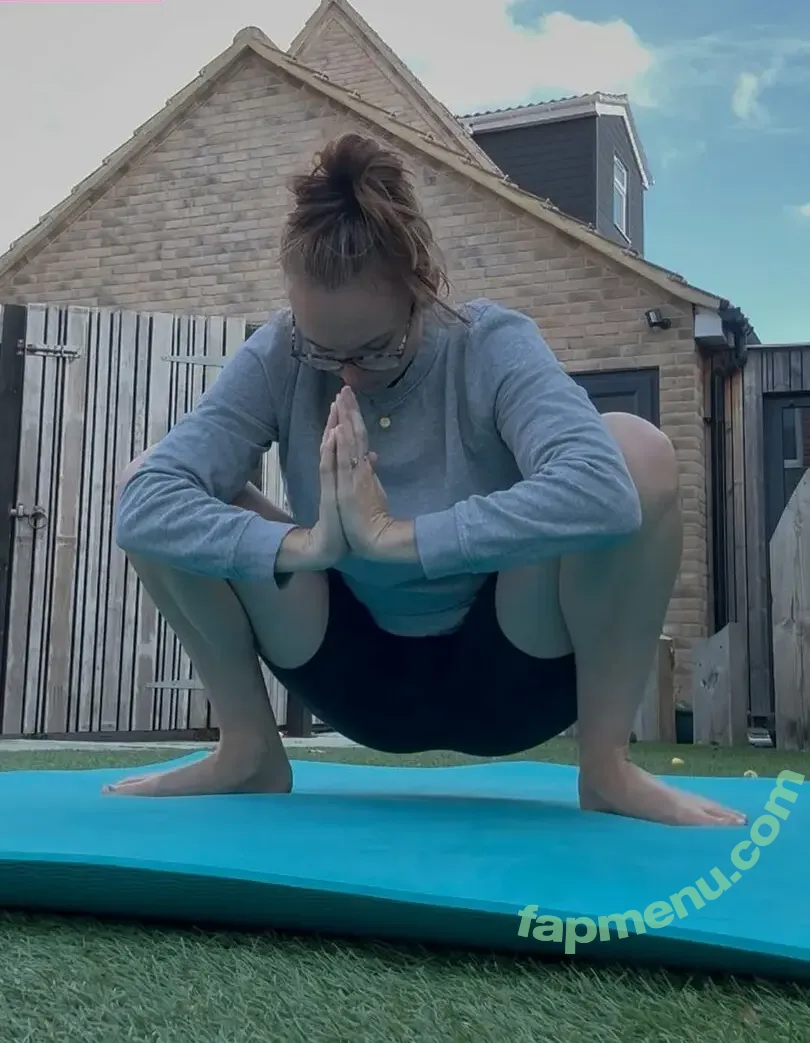 Charlie Henry nude photo #0020 (dress_fiercly)