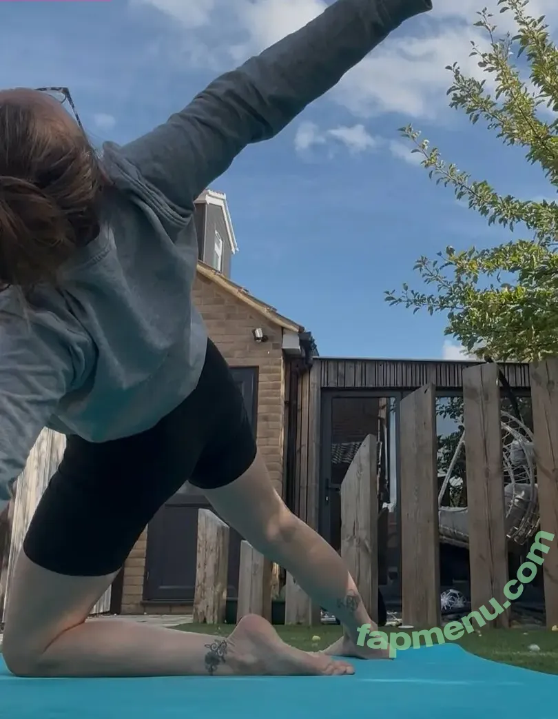 Charlie Henry nude photo #0021 (dress_fiercly)