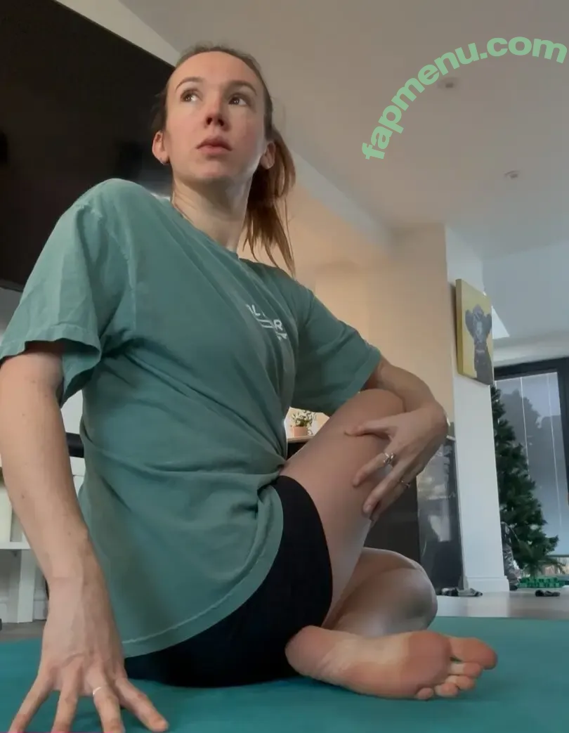 Charlie Henry nude photo #0026 (dress_fiercly)