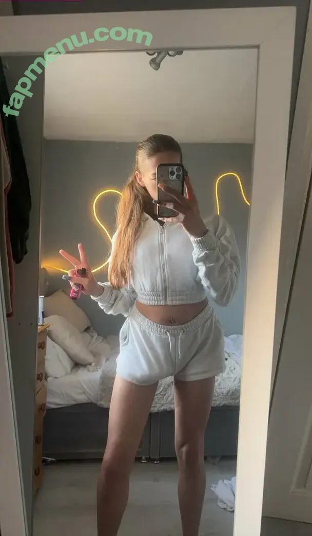 Charlie Maidment nude photo #0004 (charlie.maidment / charliexmaidmentx)