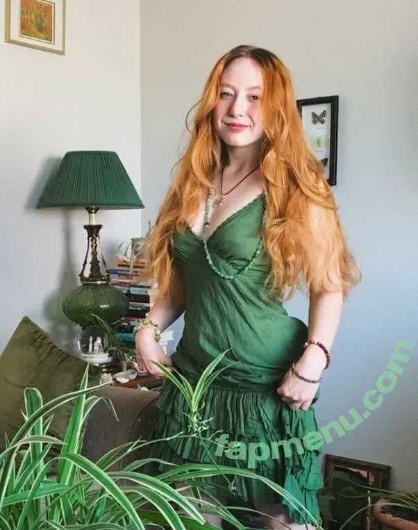 Charlie nude photo #0047 (charlidamelio / charlotteeee01 / themollymuscle)