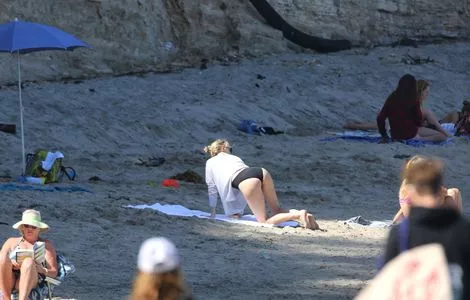 Charlize Theron / CharlizeAfrica nude photo #0008