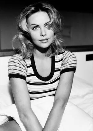 Charlize Theron / CharlizeAfrica nude photo #0110