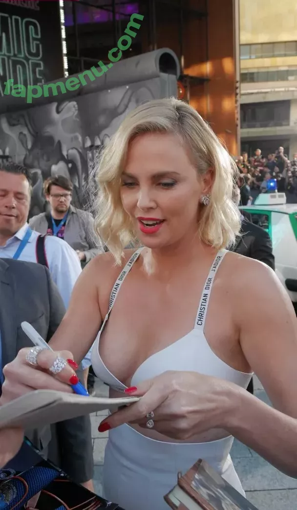 Charlize Theron nude photo #0016 (CharlizeAfrica)
