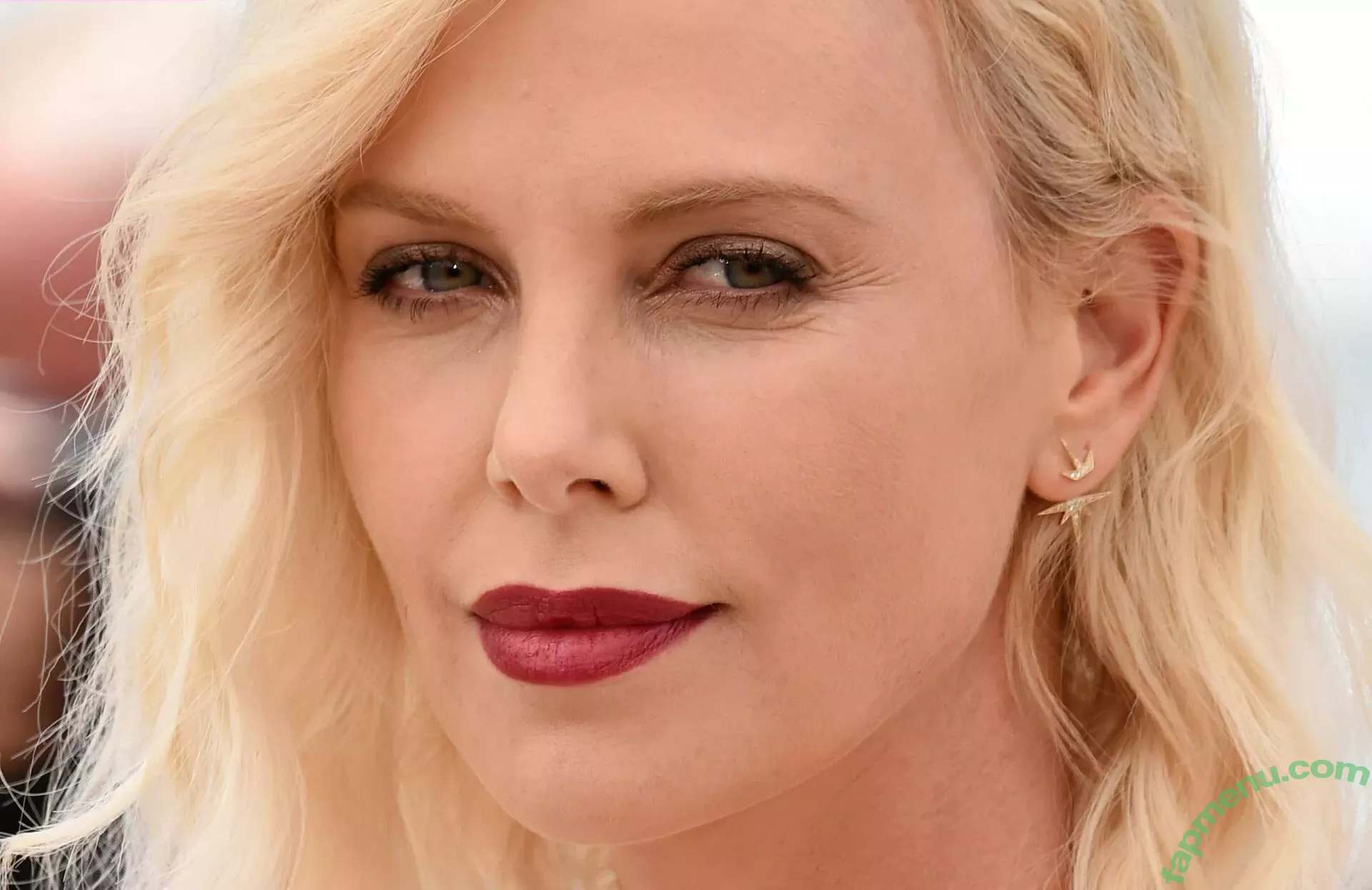 Charlize Theron nude photo #0158 (CharlizeAfrica)