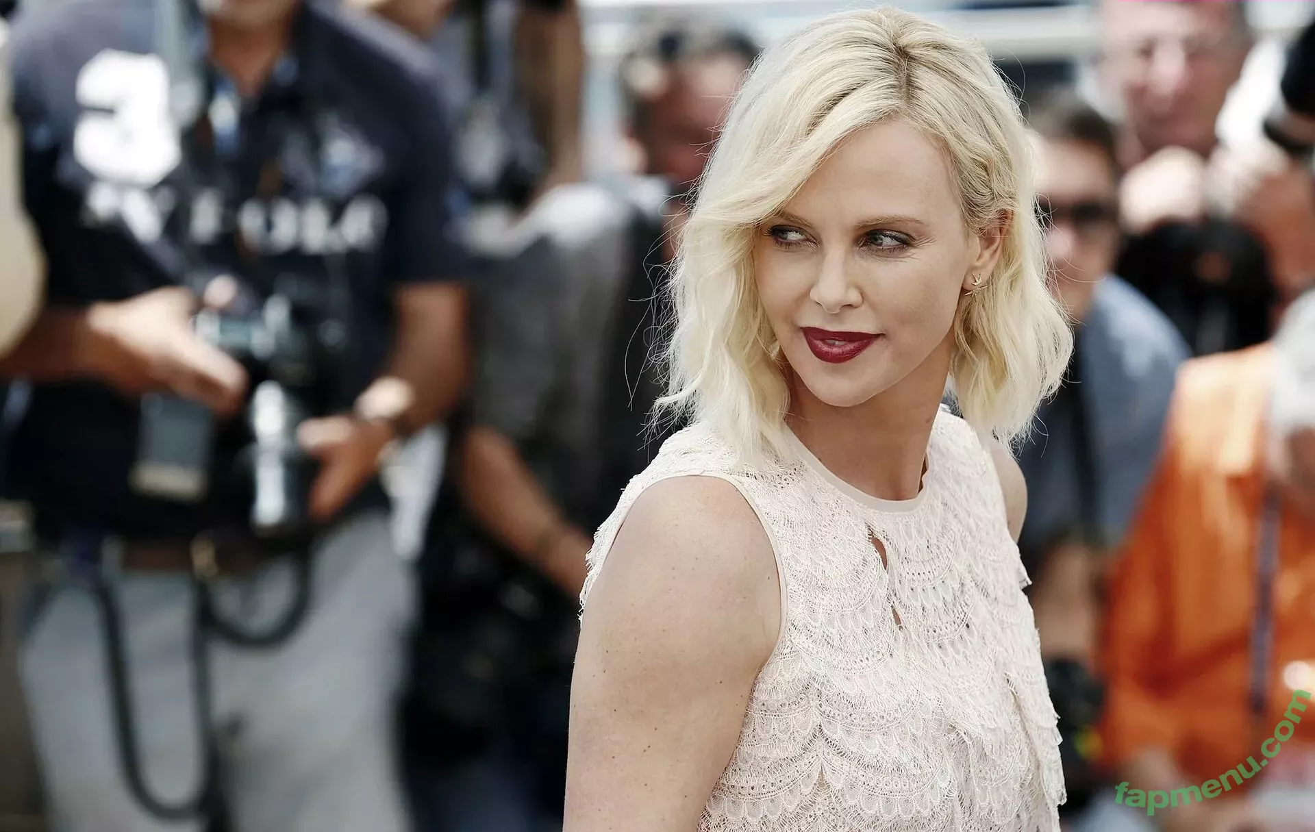 Charlize Theron nude photo #0166 (CharlizeAfrica)