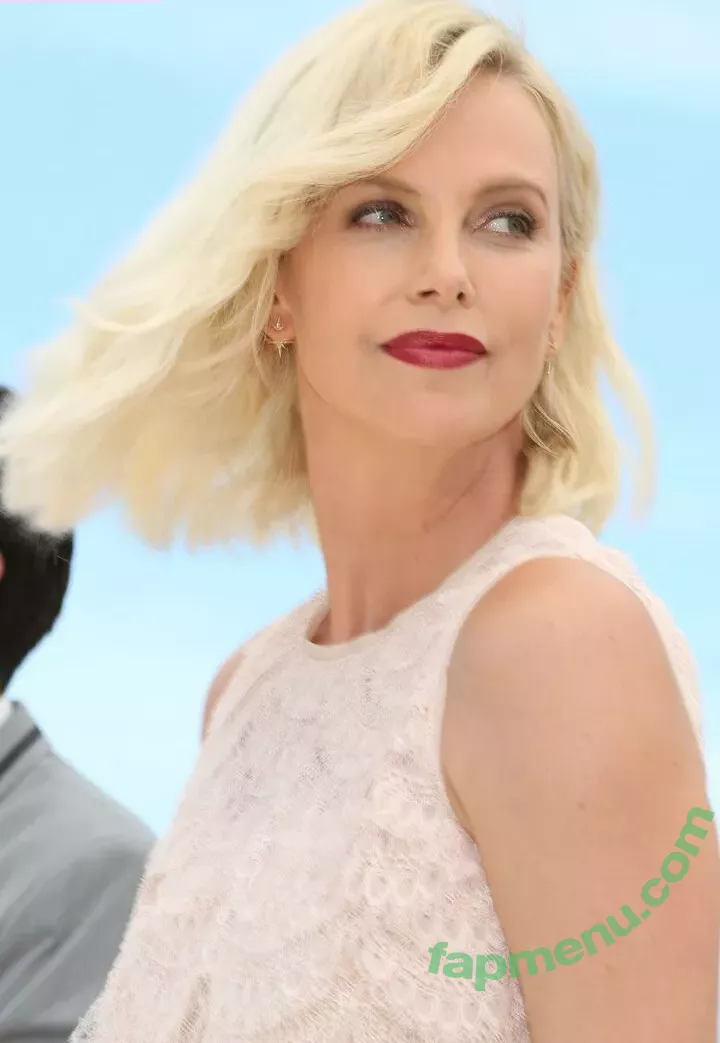 Charlize Theron nude photo #0167 (CharlizeAfrica)